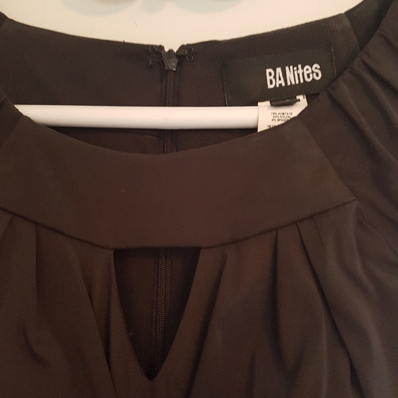 Form fitting dress - Picture 3 of 4